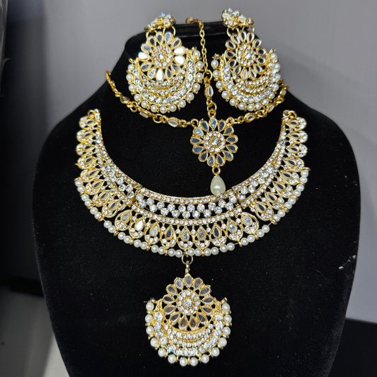 Gold-Plated Traditional Jewelry Set – Elegant Jhumkay & Maang Tikka Included